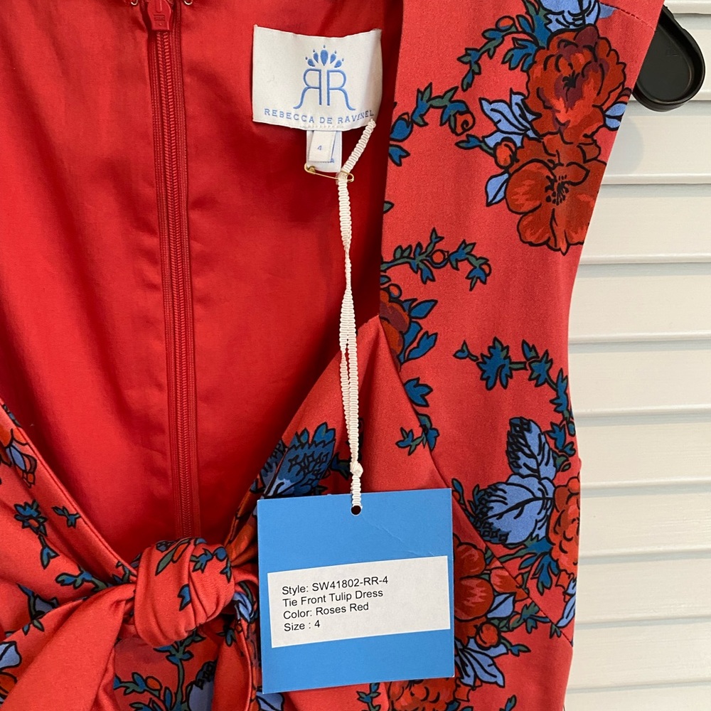REBECCA DE RAVENEL size 4
Tie floral print dress